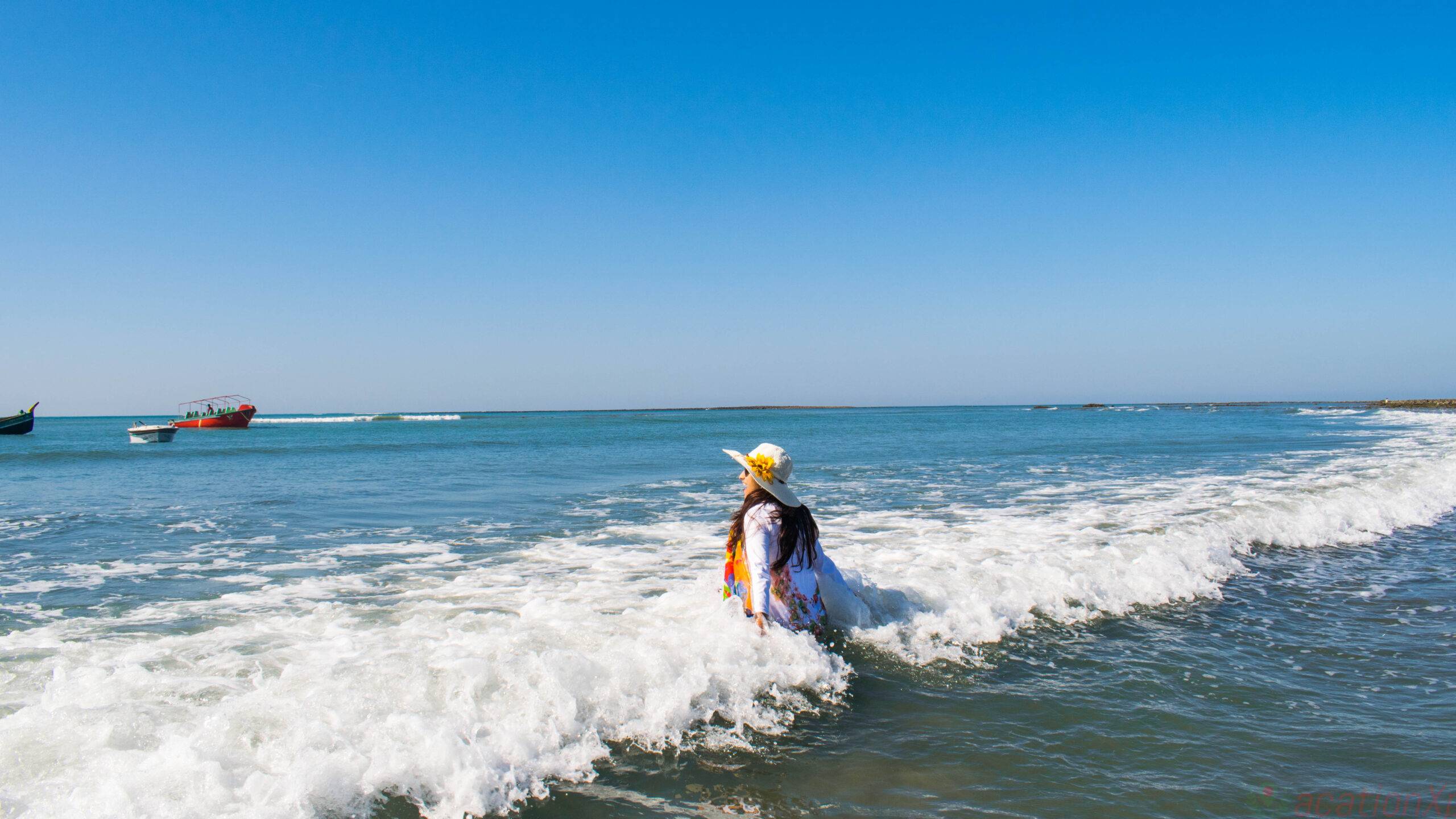 Saint Martin <i class="rhicon rhi-arrow-circle-right floatright"></i>